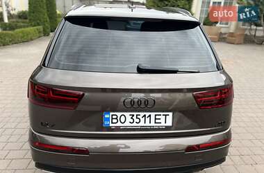 Позашляховик / Кросовер Audi Q7 2015 в 