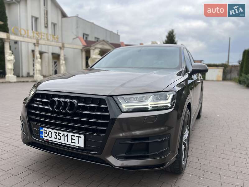 Внедорожник / Кроссовер Audi Q7 2015 в Хмельницком