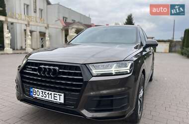 Позашляховик / Кросовер Audi Q7 2015 в 