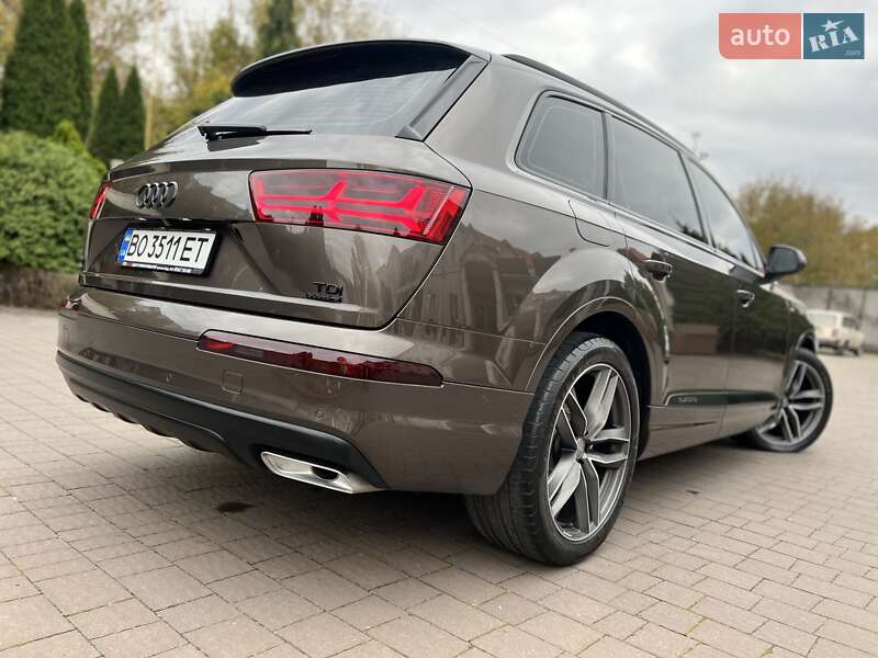 Внедорожник / Кроссовер Audi Q7 2015 в Хмельницком