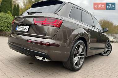 Позашляховик / Кросовер Audi Q7 2015 в 