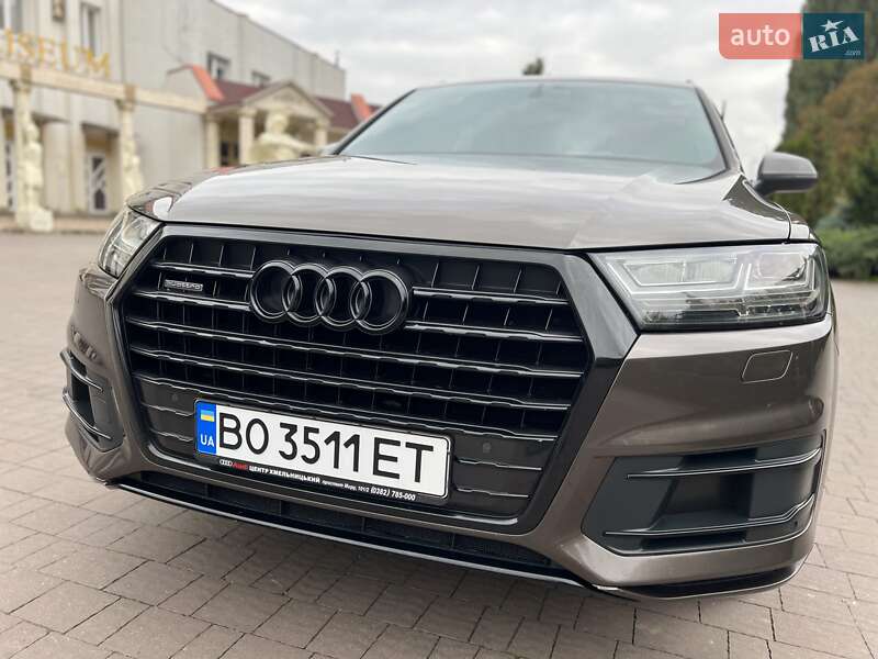 Внедорожник / Кроссовер Audi Q7 2015 в Хмельницком