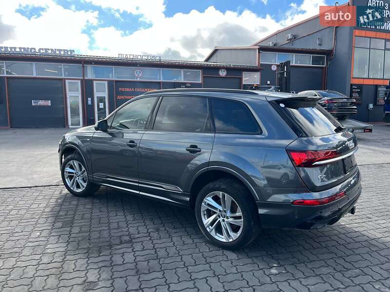 Позашляховик / Кросовер Audi Q7 2021 в Львові