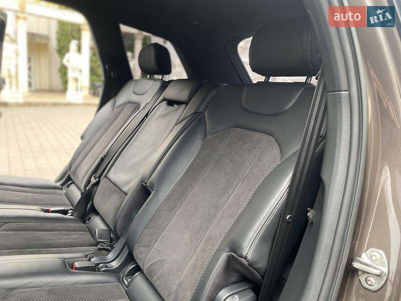 Внедорожник / Кроссовер Audi Q7 2015 в Хмельницком