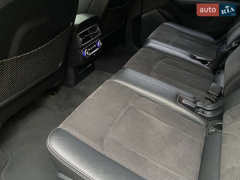 Внедорожник / Кроссовер Audi Q7 2015 в Хмельницком