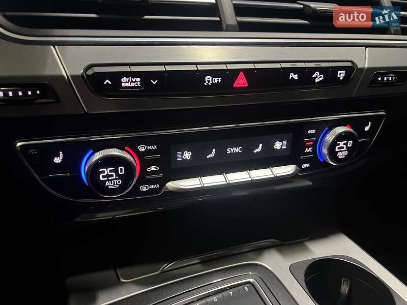 Внедорожник / Кроссовер Audi Q7 2015 в Хмельницком