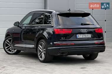 Внедорожник / Кроссовер Audi Q7 2016 в 