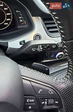 Внедорожник / Кроссовер Audi Q7 2016 в 