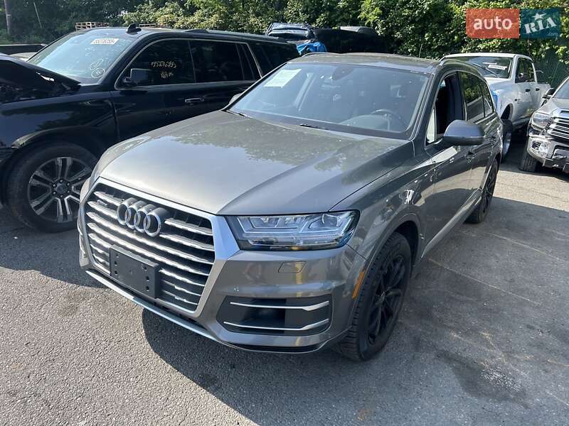 Позашляховик / Кросовер Audi Q7 2016 в Києві