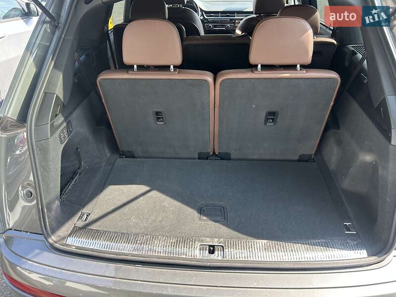 Позашляховик / Кросовер Audi Q7 2016 в Києві