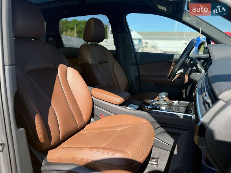 Позашляховик / Кросовер Audi Q7 2016 в Києві