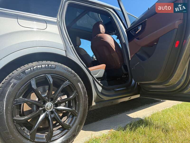 Позашляховик / Кросовер Audi Q7 2016 в Києві