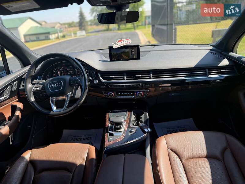 Позашляховик / Кросовер Audi Q7 2016 в Києві