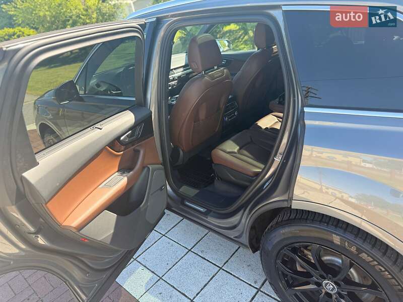 Позашляховик / Кросовер Audi Q7 2016 в Києві
