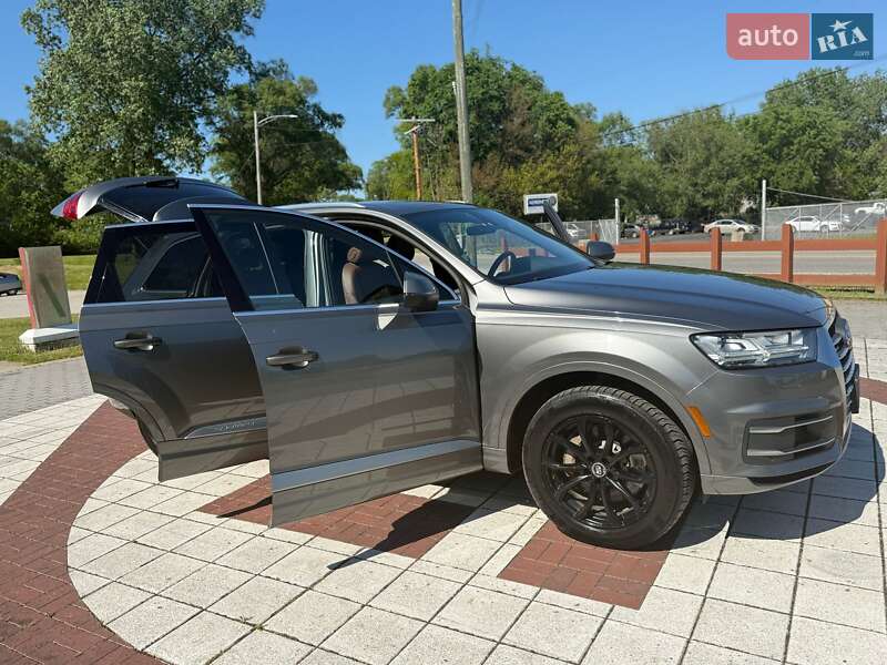 Позашляховик / Кросовер Audi Q7 2016 в Києві