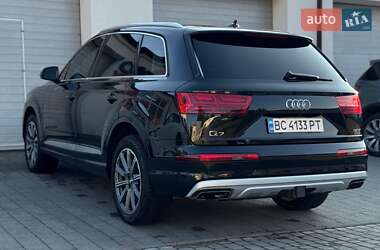 Позашляховик / Кросовер Audi Q7 2017 в 