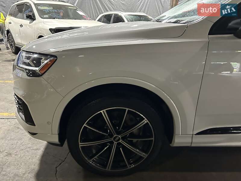 Внедорожник / Кроссовер Audi Q7 2020 в Киеве