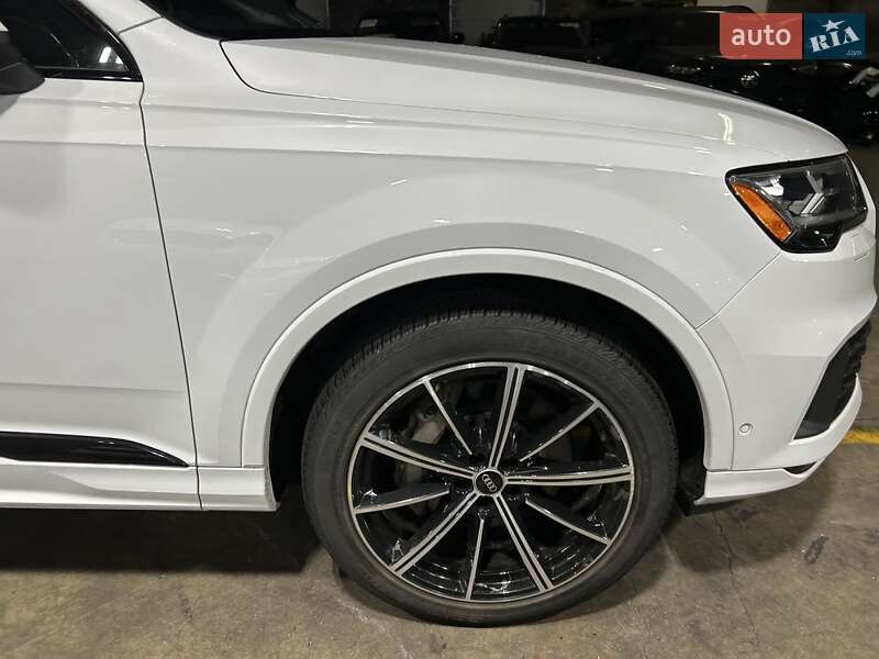 Внедорожник / Кроссовер Audi Q7 2020 в Киеве