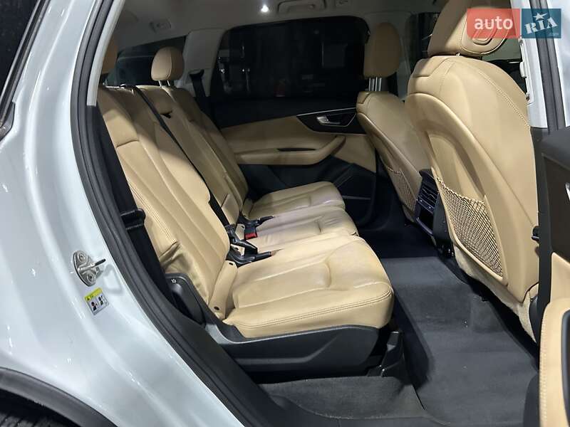 Внедорожник / Кроссовер Audi Q7 2020 в Киеве