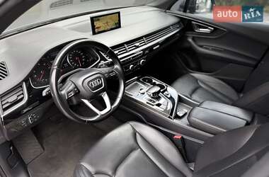 Позашляховик / Кросовер Audi Q7 2017 в  фото 31 Позашляховик / Кросовер Audi Q7 2017 в