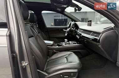 Позашляховик / Кросовер Audi Q7 2017 в  фото 62 Позашляховик / Кросовер Audi Q7 2017 в
