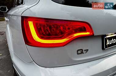 Внедорожник / Кроссовер Audi Q7 2013 в 