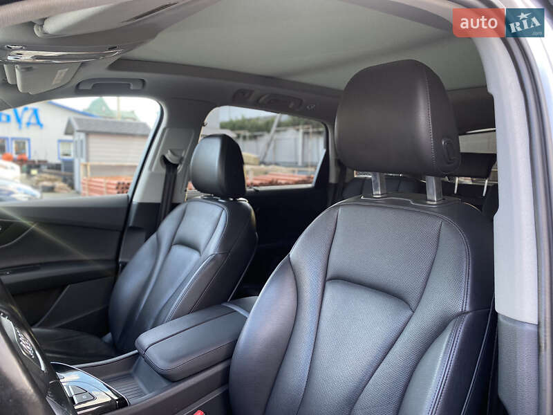 Позашляховик / Кросовер Audi Q7 2015 в Луцьку