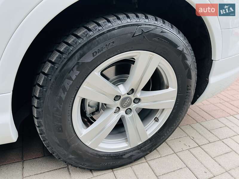 Позашляховик / Кросовер Audi Q7 2015 в Хмельницькому