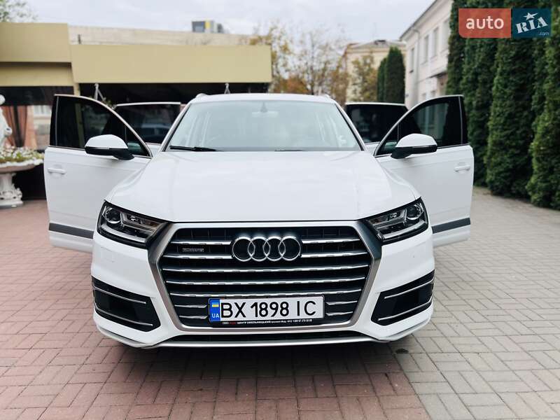 Позашляховик / Кросовер Audi Q7 2015 в Хмельницькому