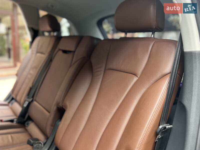 Позашляховик / Кросовер Audi Q7 2015 в Хмельницькому