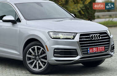 Позашляховик / Кросовер Audi Q7 2019 в 