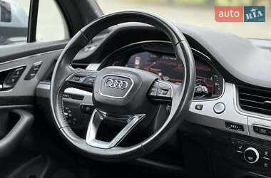 Позашляховик / Кросовер Audi Q7 2019 в 