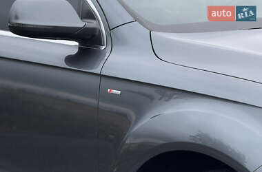 Позашляховик / Кросовер Audi Q7 2011 в 