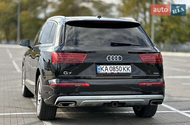 Позашляховик / Кросовер Audi Q7 2017 в  фото 4 Позашляховик / Кросовер Audi Q7 2017 в