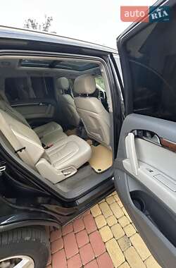 Внедорожник / Кроссовер Audi Q7 2012 в 