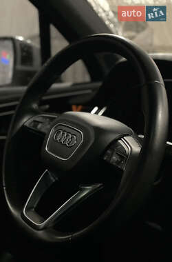 Позашляховик / Кросовер Audi Q7 2016 в 