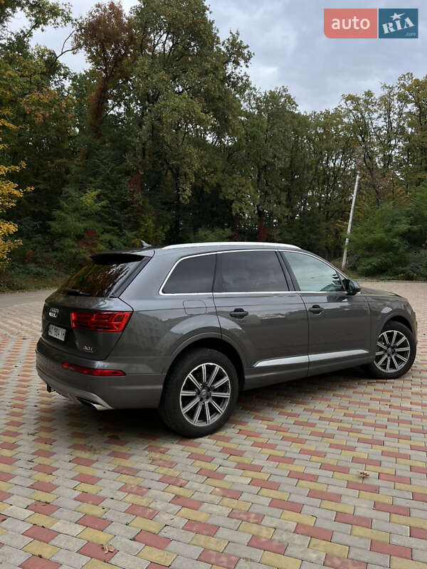 Внедорожник / Кроссовер Audi Q7 2018 в Ужгороде