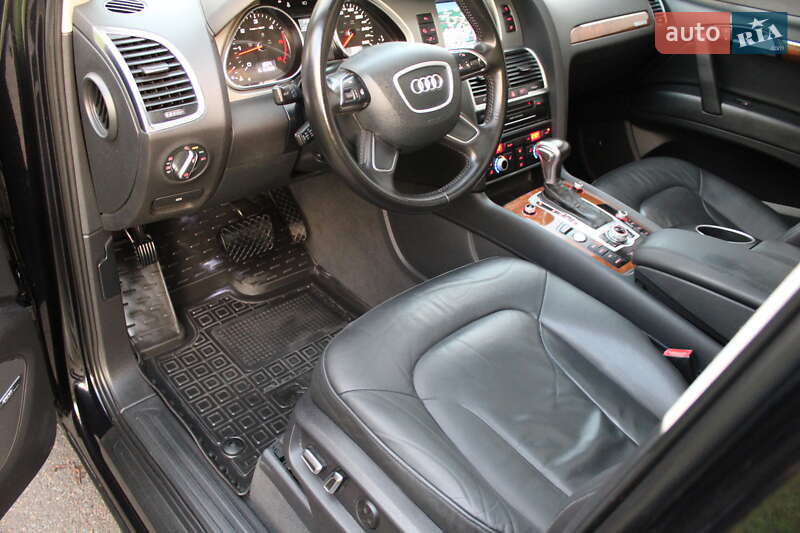 Внедорожник / Кроссовер Audi Q7 2014 в Ровно