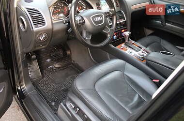 Позашляховик / Кросовер Audi Q7 2014 в  фото 18 Позашляховик / Кросовер Audi Q7 2014 в