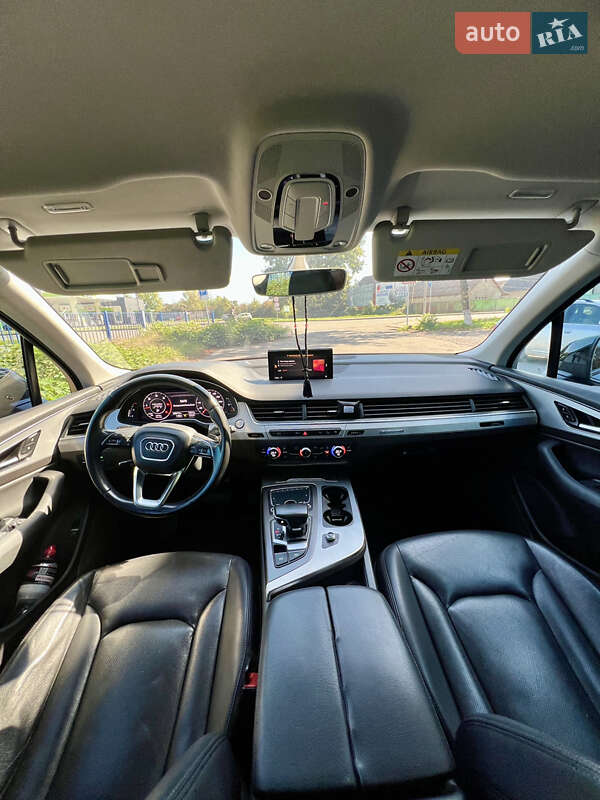 Внедорожник / Кроссовер Audi Q7 2015 в Хусте