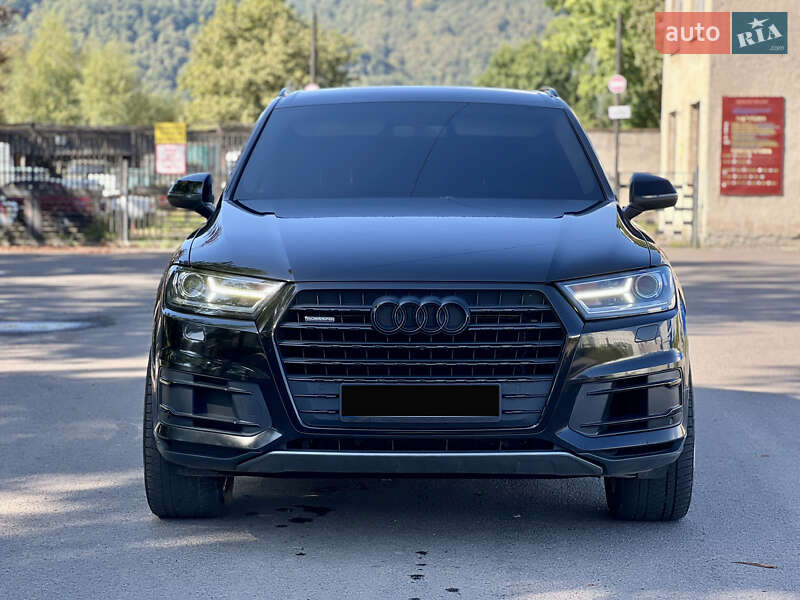 Внедорожник / Кроссовер Audi Q7 2015 в Хусте