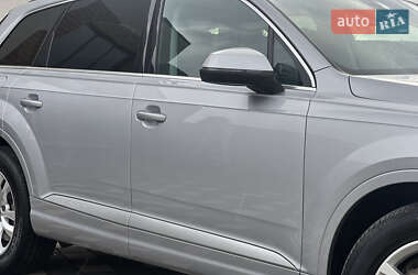 Позашляховик / Кросовер Audi Q7 2015 в  фото 38 Позашляховик / Кросовер Audi Q7 2015 в