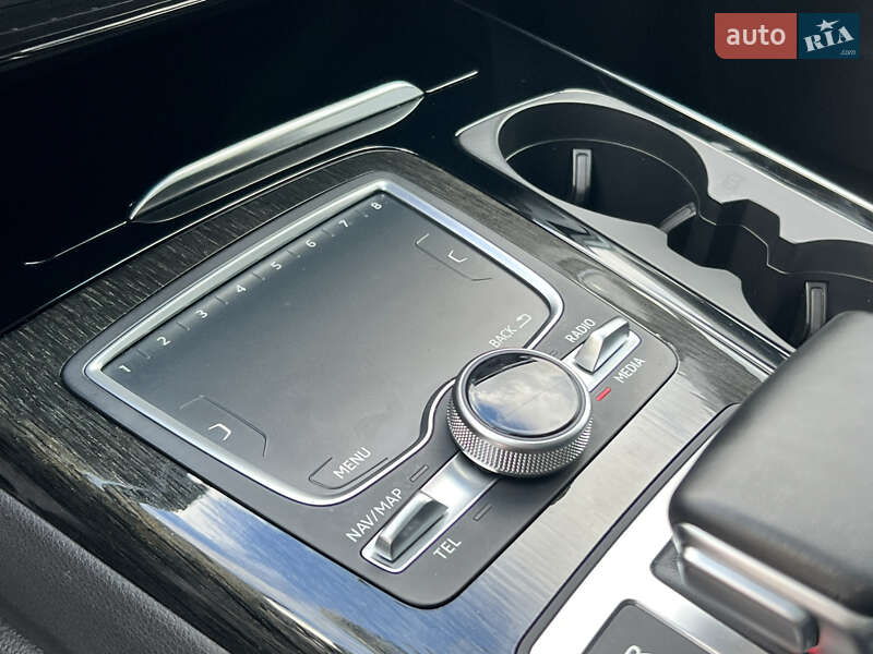 Внедорожник / Кроссовер Audi Q7 2015 в Стрые