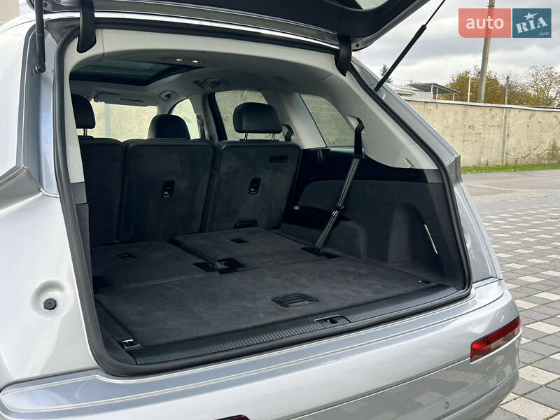 Внедорожник / Кроссовер Audi Q7 2015 в Стрые