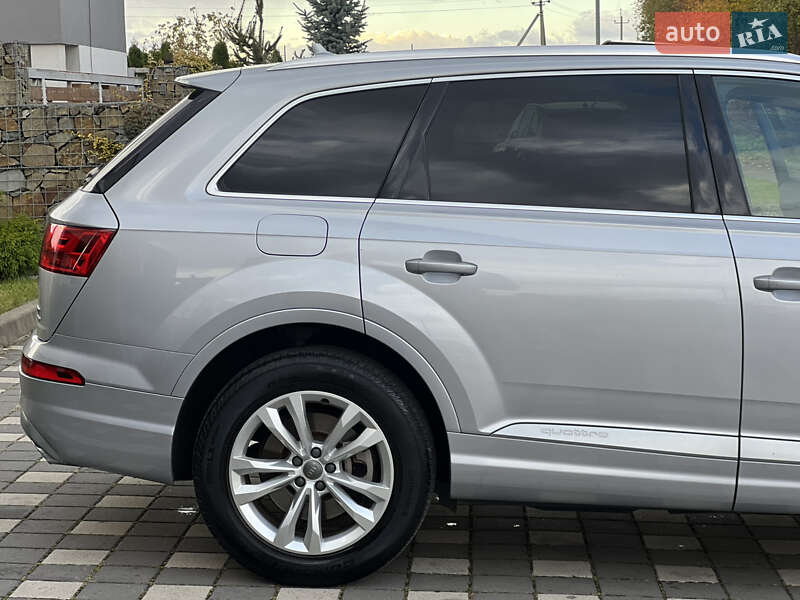 Внедорожник / Кроссовер Audi Q7 2015 в Стрые