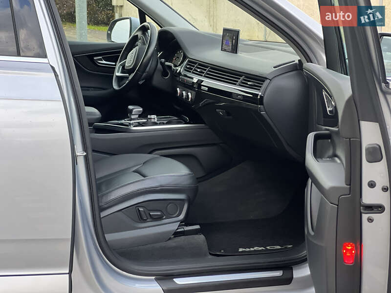 Внедорожник / Кроссовер Audi Q7 2015 в Стрые