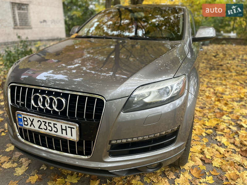 Внедорожник / Кроссовер Audi Q7 2011 в Нетешине
