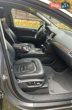 Позашляховик / Кросовер Audi Q7 2011 в 