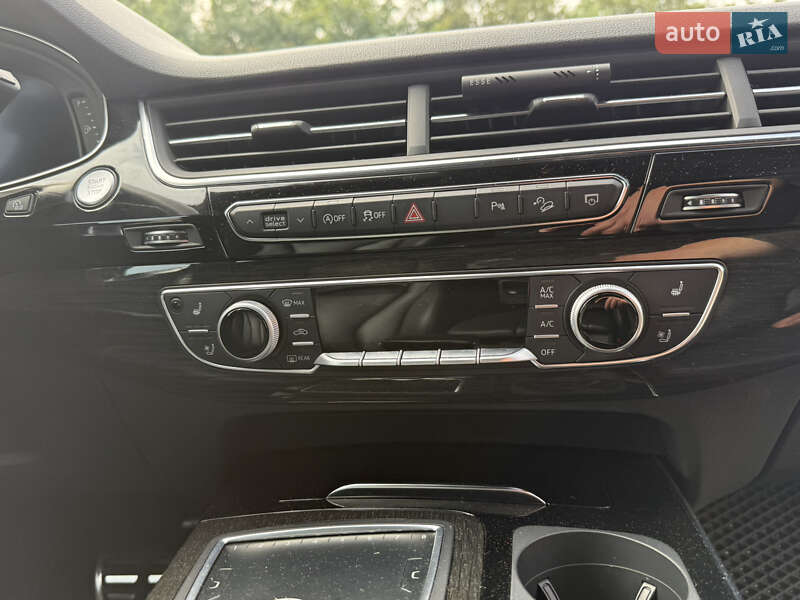 Внедорожник / Кроссовер Audi Q7 2017 в Львове