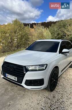 Внедорожник / Кроссовер Audi Q7 2017 в 